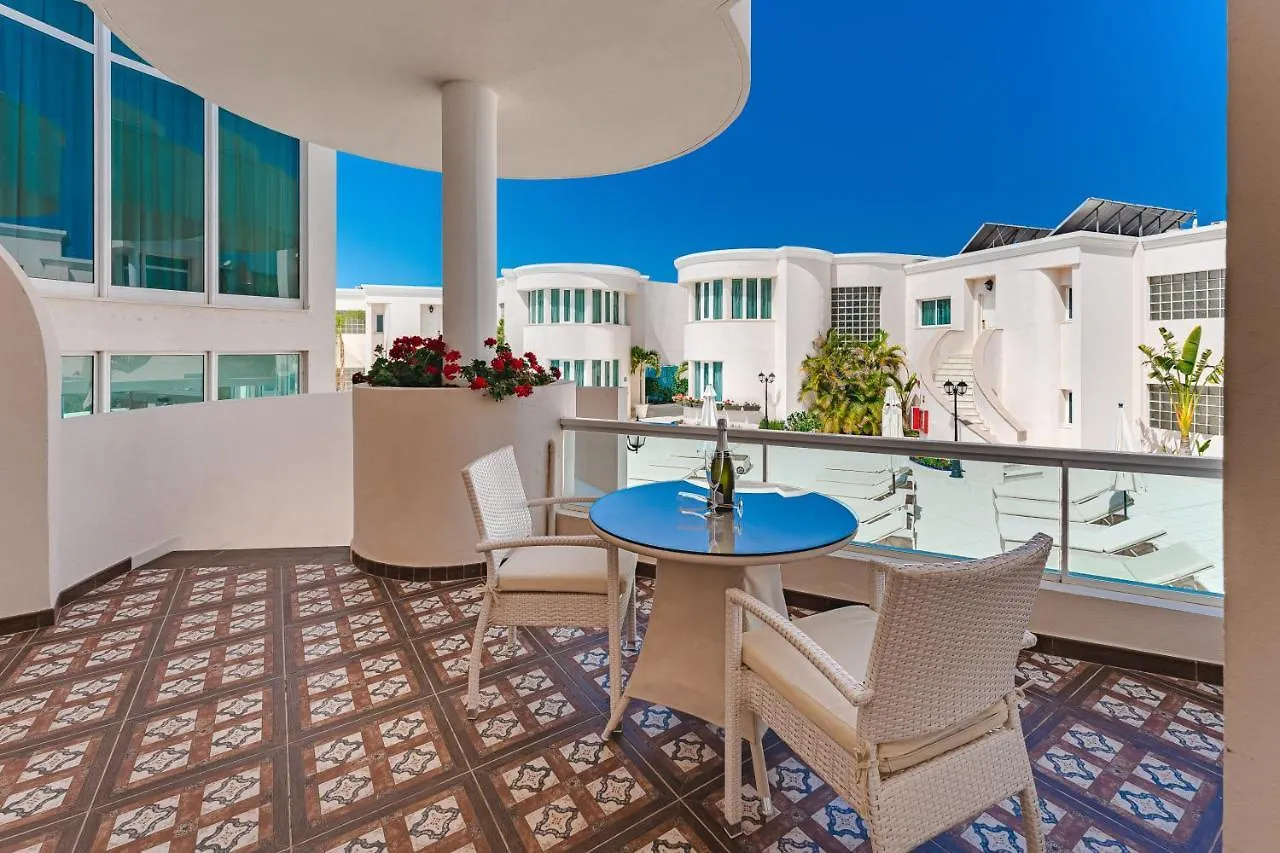 אדחה Flamingo Suites Boutique Hotel 4*,  ספרד