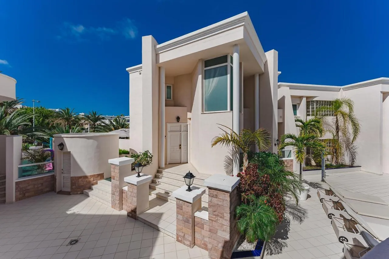 אדחה Flamingo Suites Boutique Hotel
