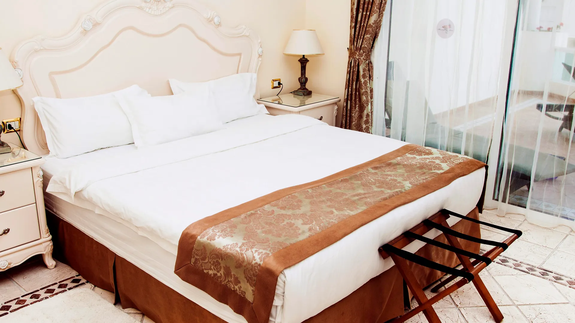 אדחה Flamingo Suites Boutique Hotel 4*,  ספרד