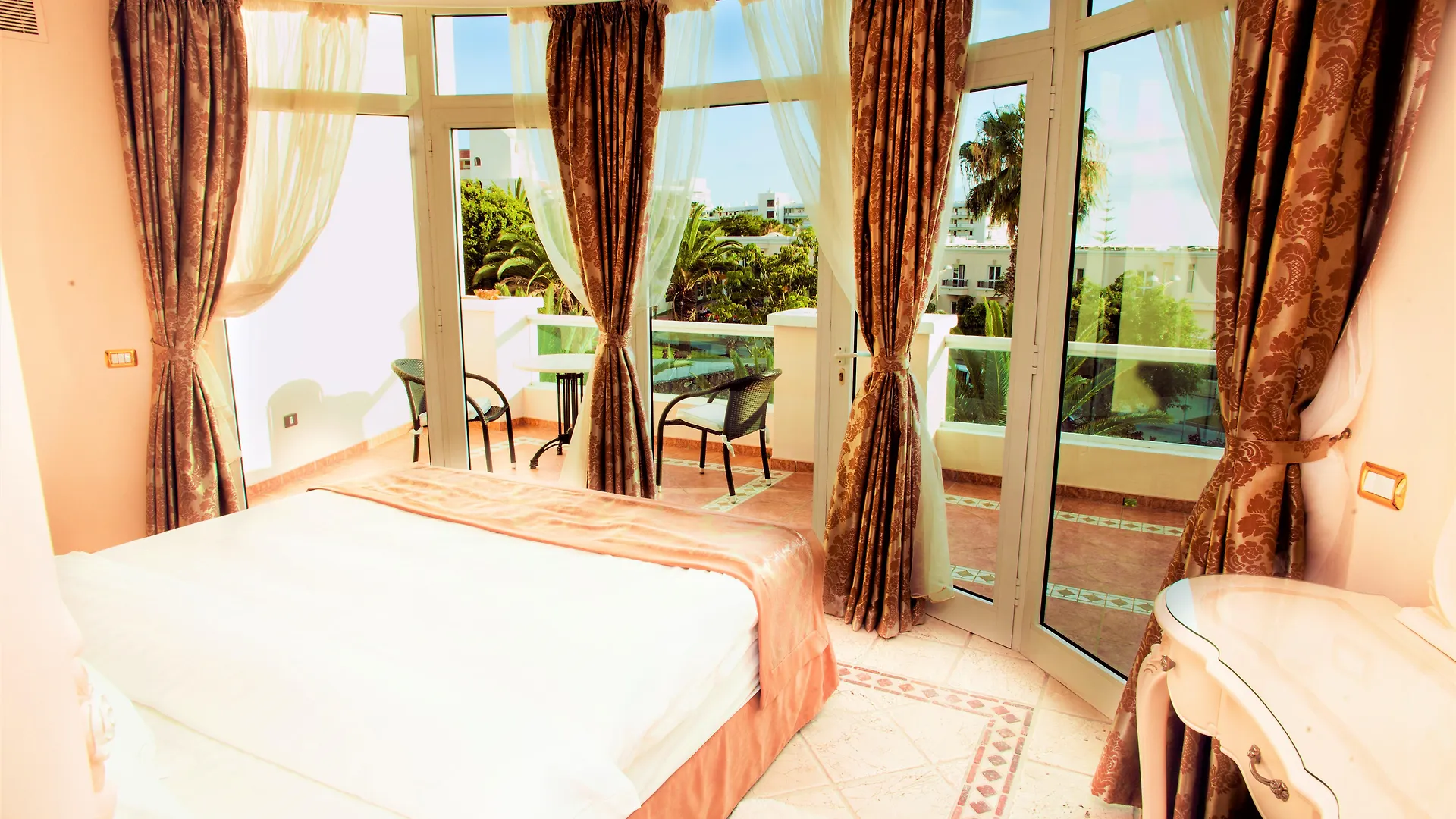 ****  אדחה Flamingo Suites Boutique Hotel ספרד