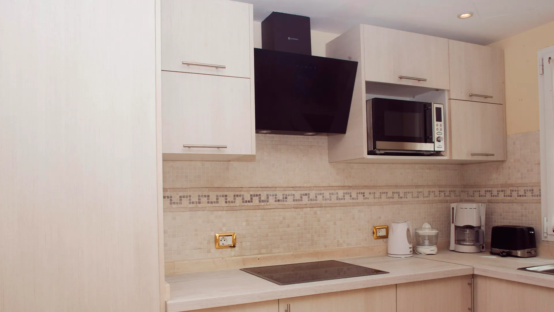 אדחה Flamingo Suites Boutique Hotel
