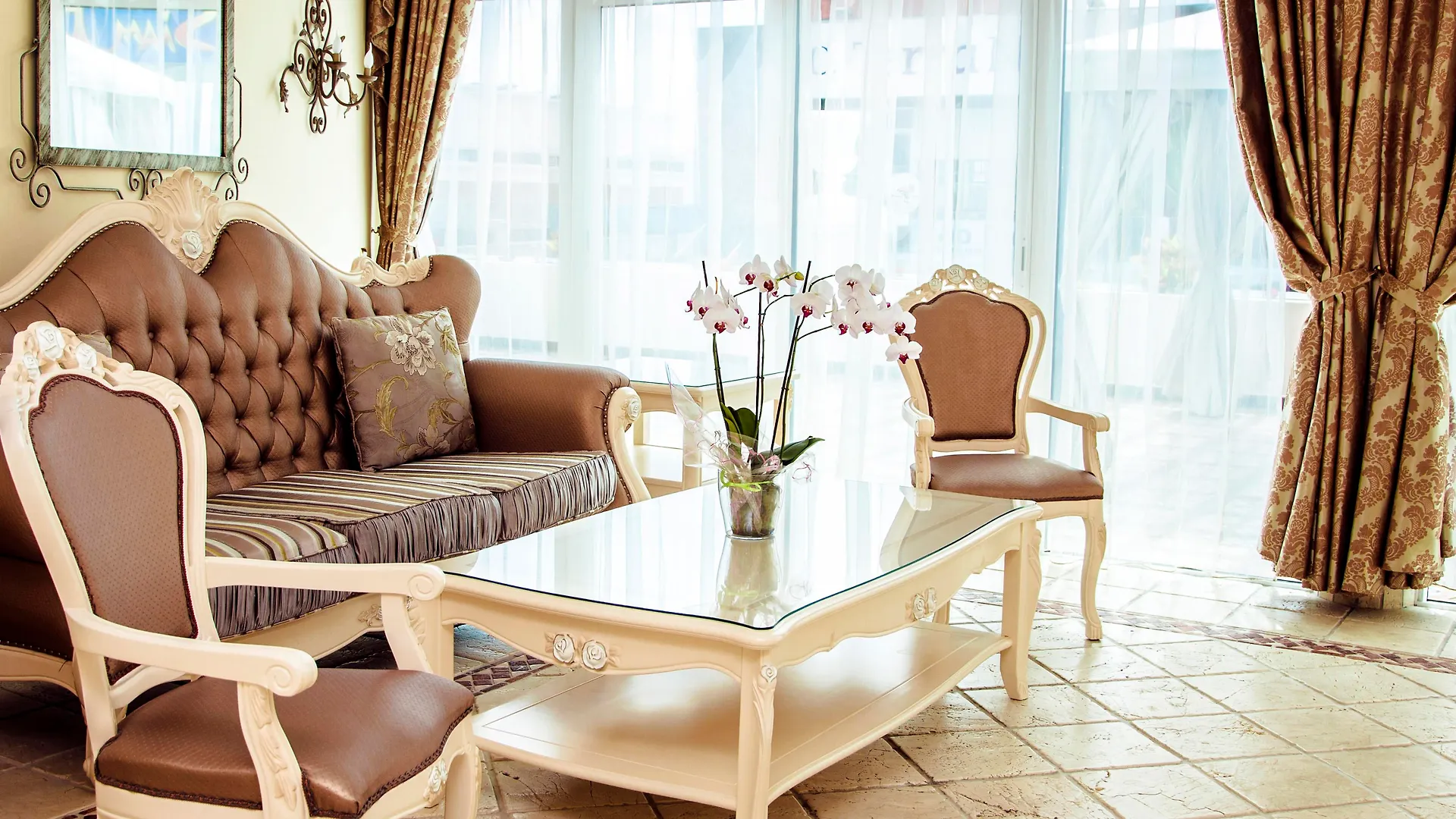 אדחה Flamingo Suites Boutique Hotel 4*,