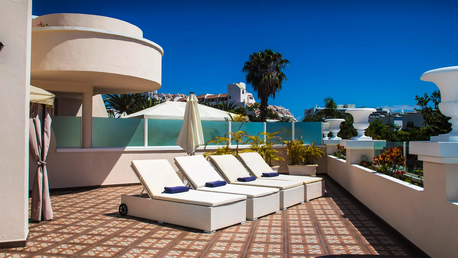אדחה Flamingo Suites Boutique Hotel