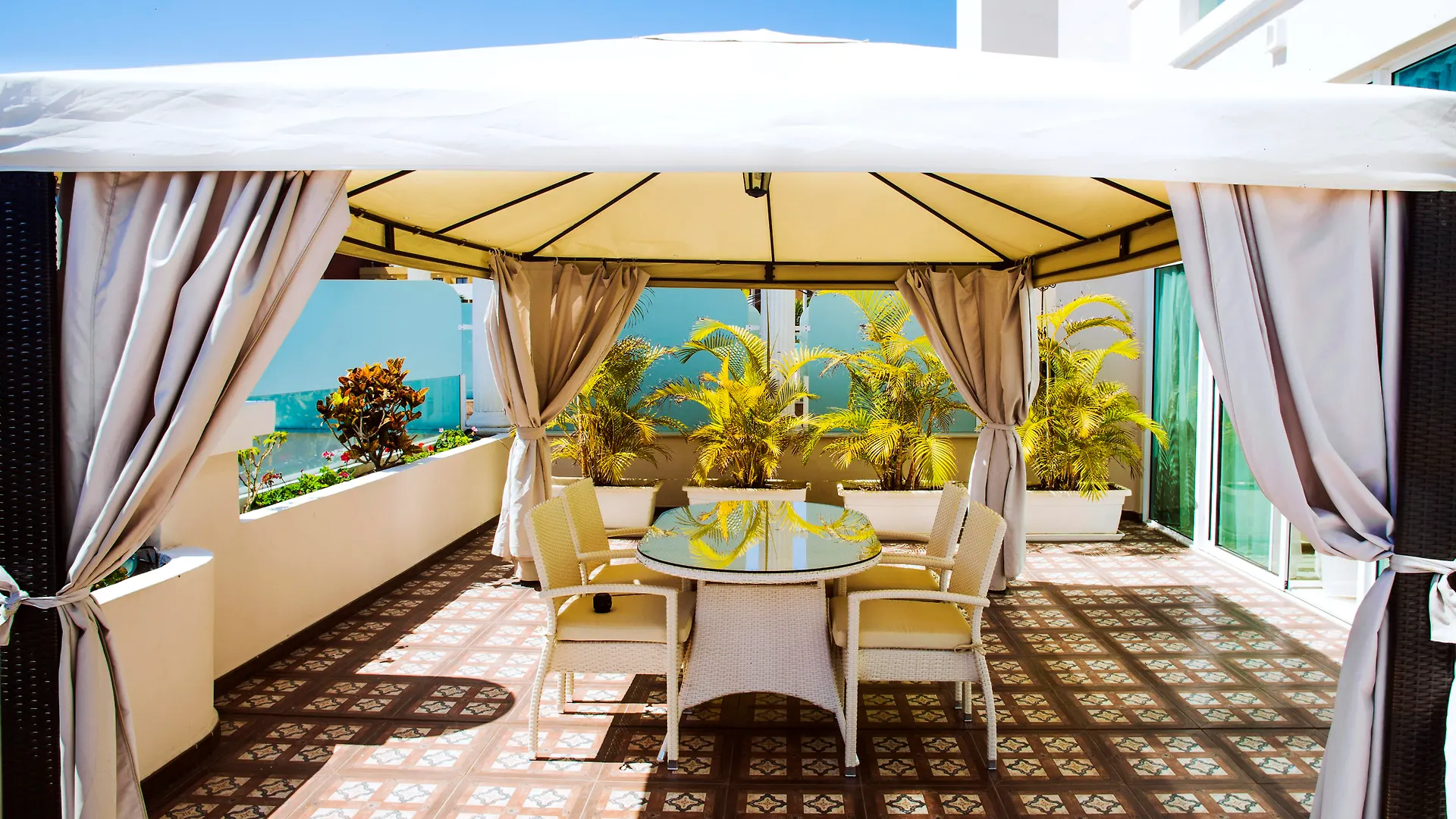 אדחה Flamingo Suites Boutique Hotel