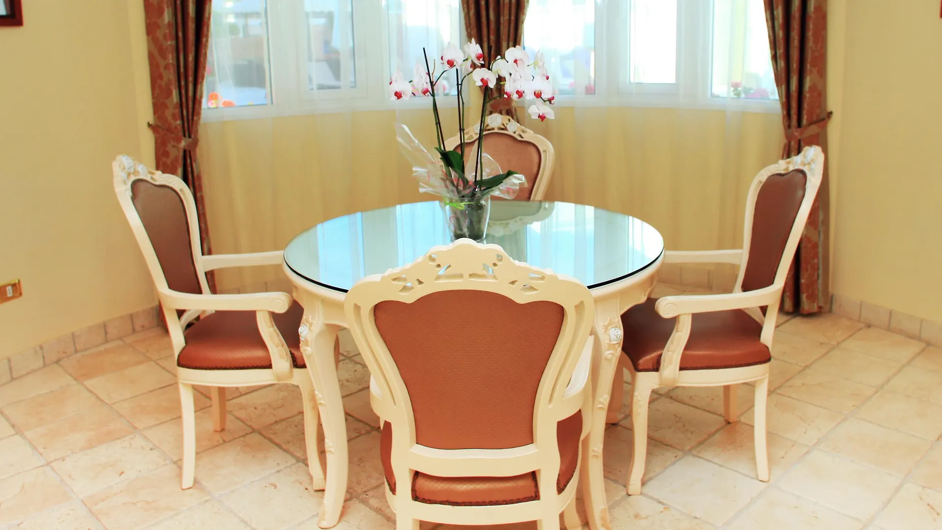 אדחה Flamingo Suites Boutique Hotel 4*,  ספרד