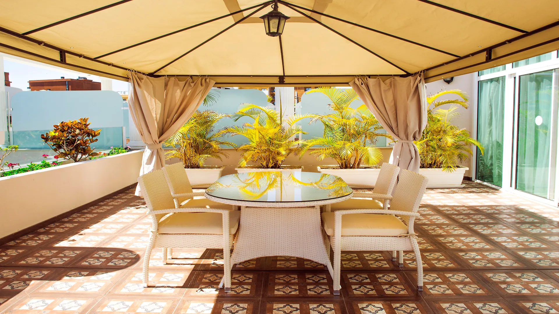 אדחה Flamingo Suites Boutique Hotel