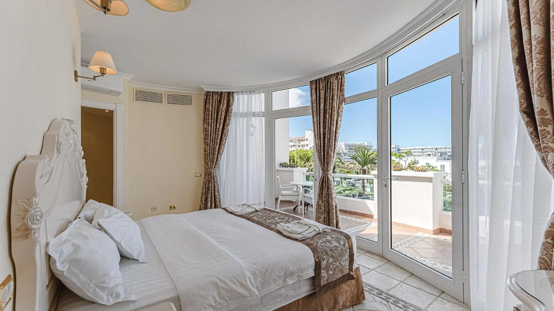 אדחה Flamingo Suites Boutique Hotel